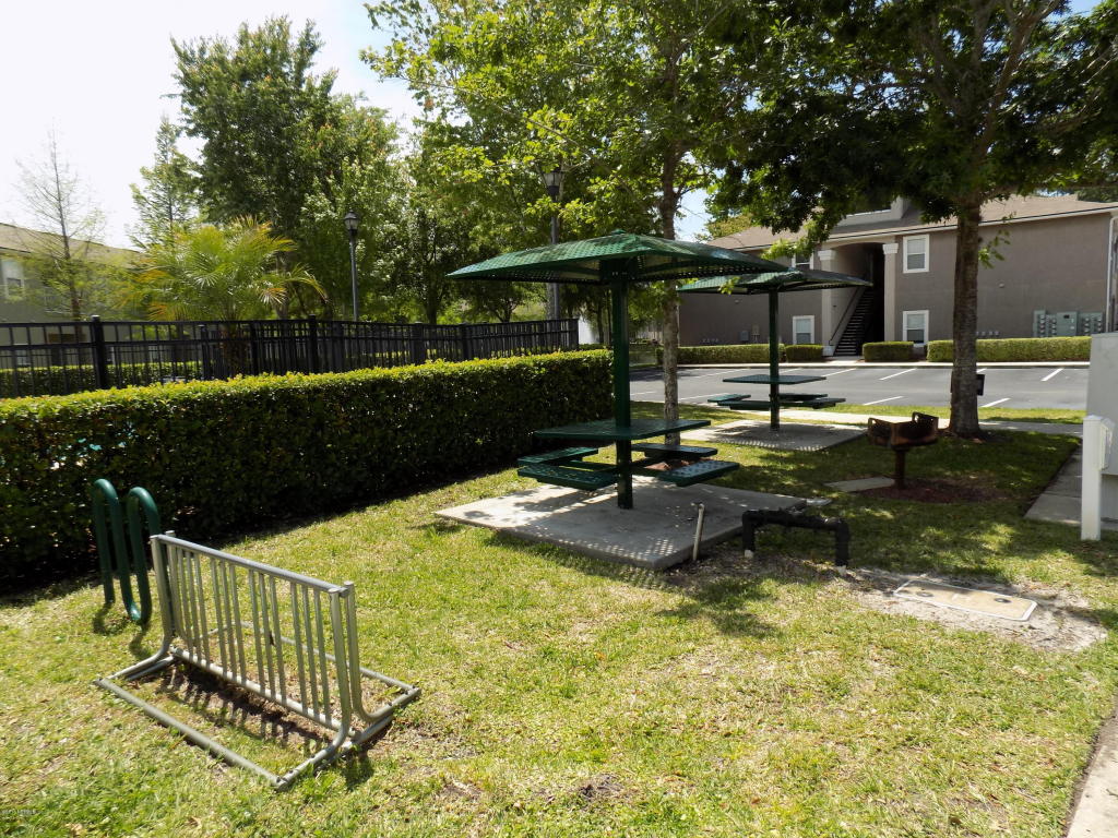 6105 MAGGIES CIR, Jacksonville, FL 32244