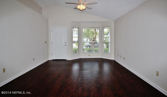 5050 KNIGHTSBRIDGE CIR North, Jacksonville, FL 32244
