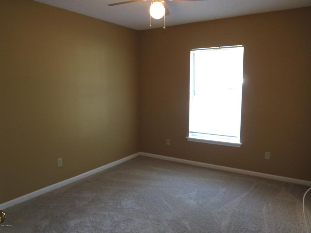 8425 ROCKRIDGE DR, Jacksonville, FL 32244