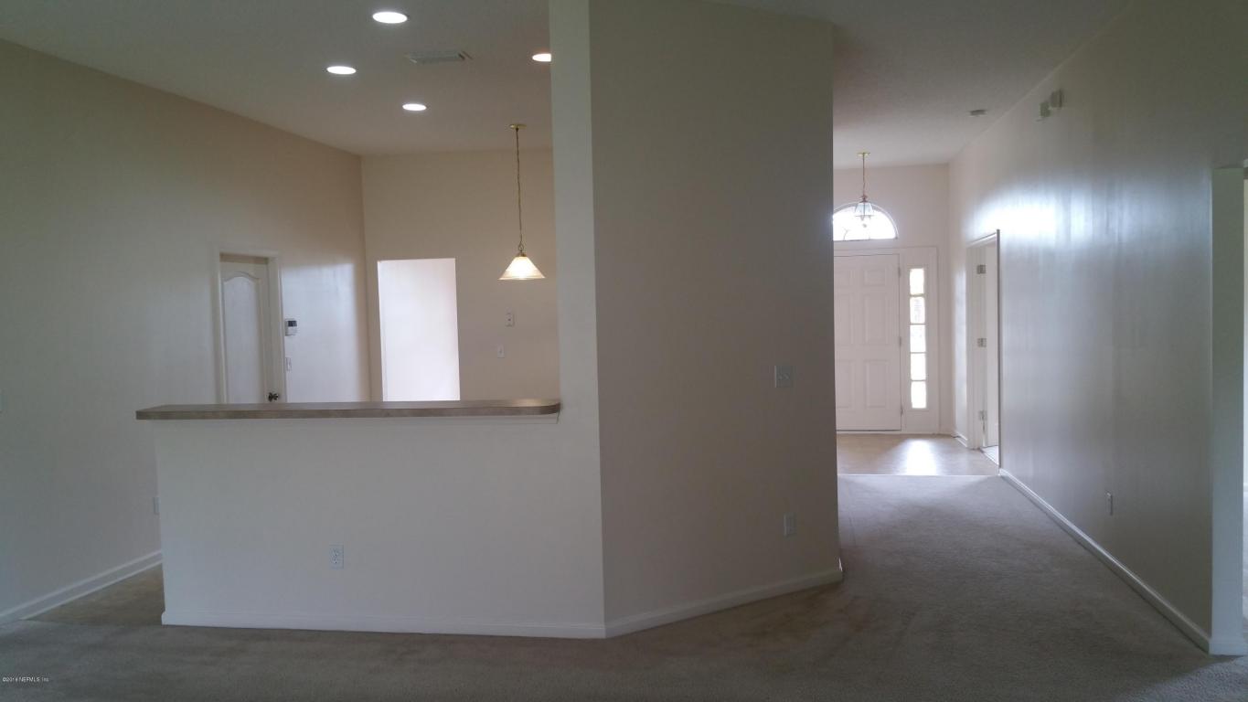 6401 SKYLER JEAN DR, Jacksonville, FL 32244
