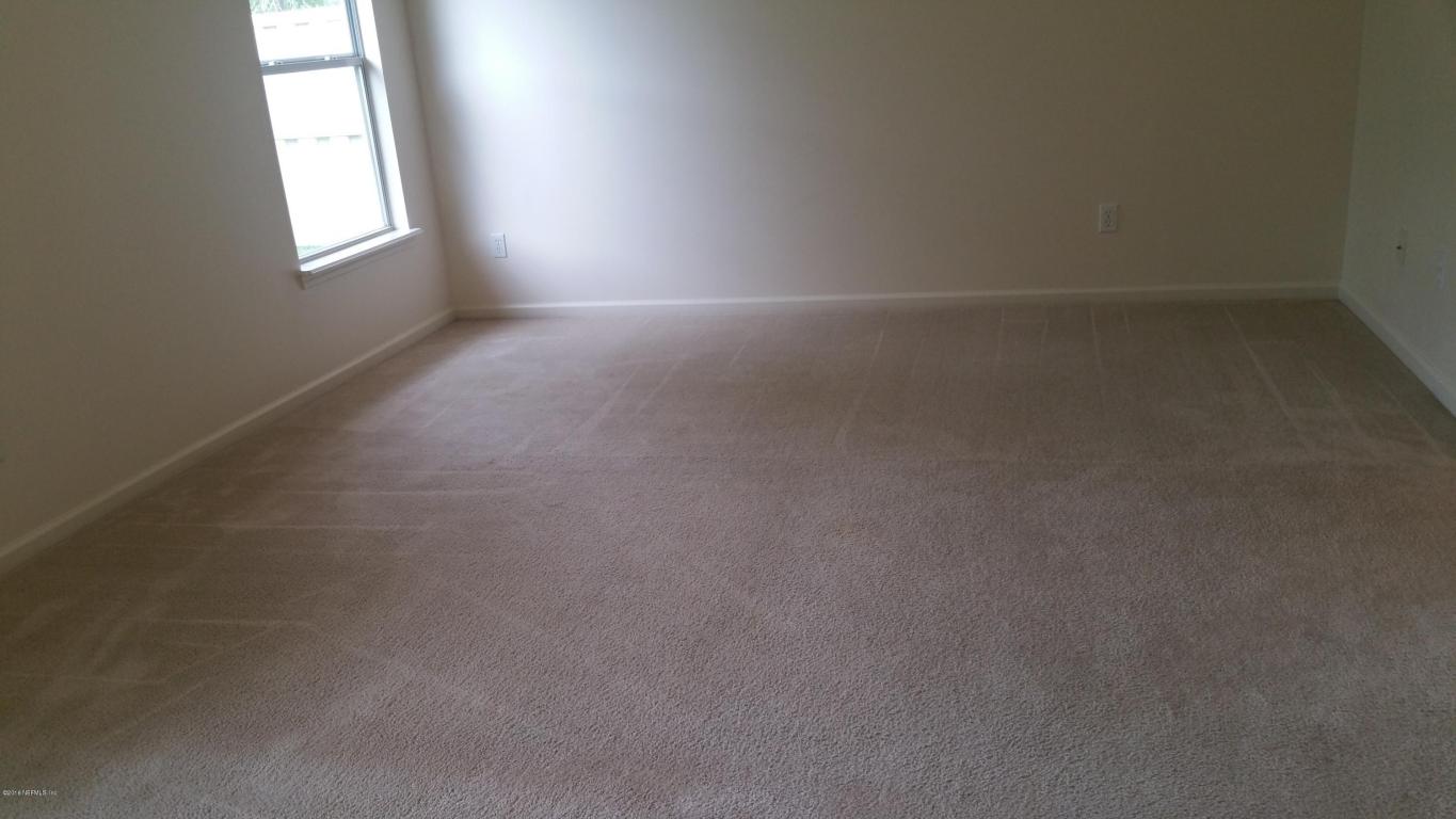 6401 SKYLER JEAN DR, Jacksonville, FL 32244