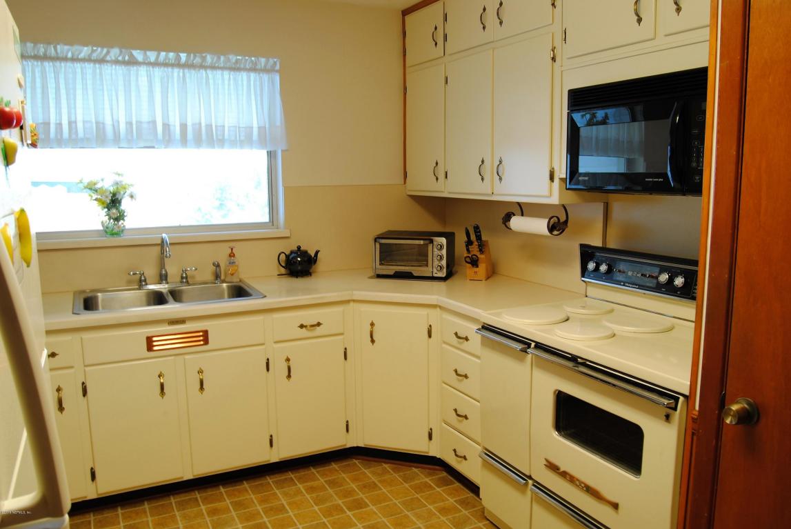 7472 GREENWAY DR, Jacksonville, FL 32244