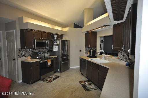 2027 ST MARTINS DR East, Jacksonville, FL 32246