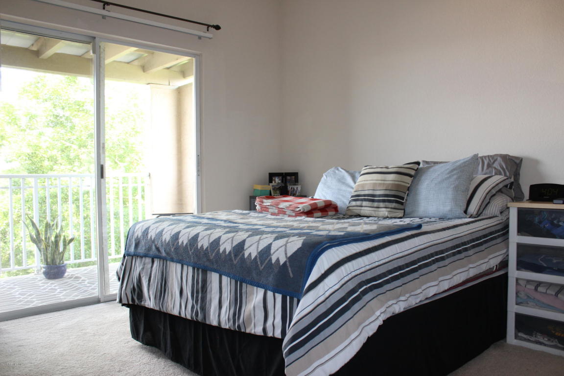 10075 GATE PKWY North, Jacksonville, FL 32246