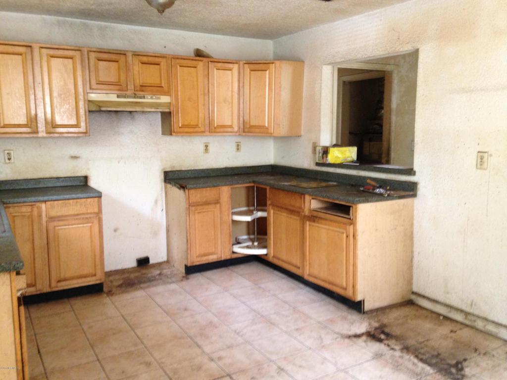 2582 BROADWAY AVE, Jacksonville, FL 32254