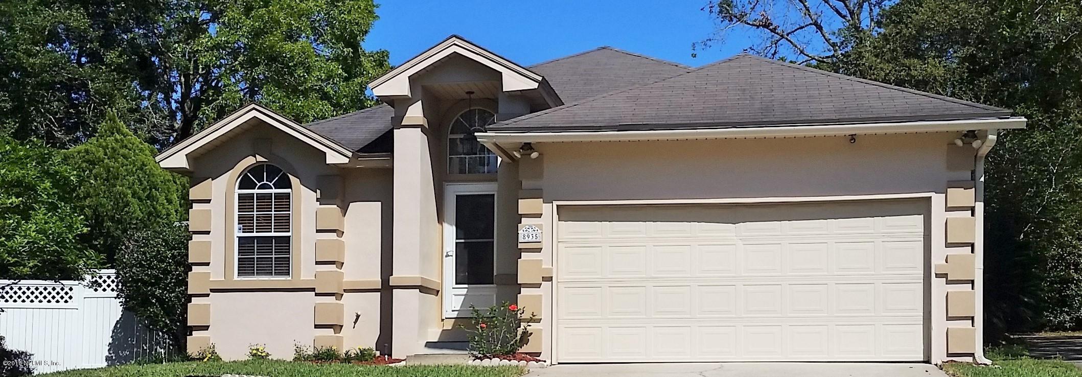 8935 CHAMBORE DR, Jacksonville, FL 32256