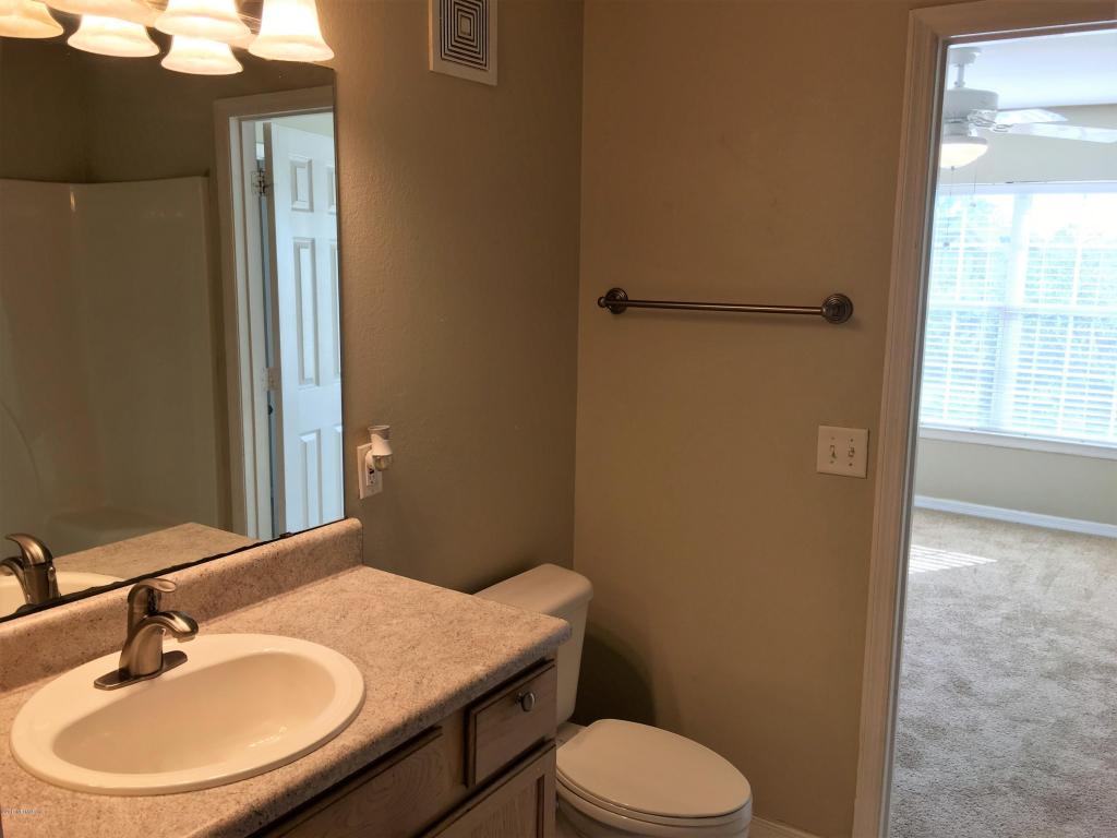 7800 POINT MEADOWS DR, Jacksonville, FL 32256
