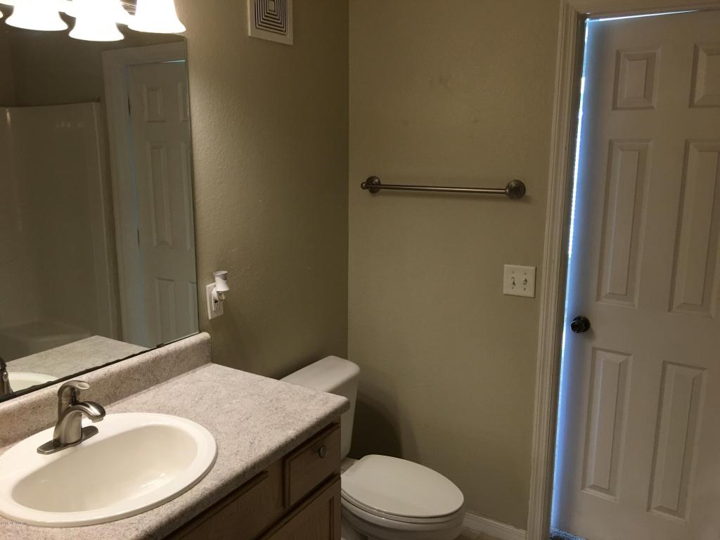 7800 POINT MEADOWS DR, Jacksonville, FL 32256