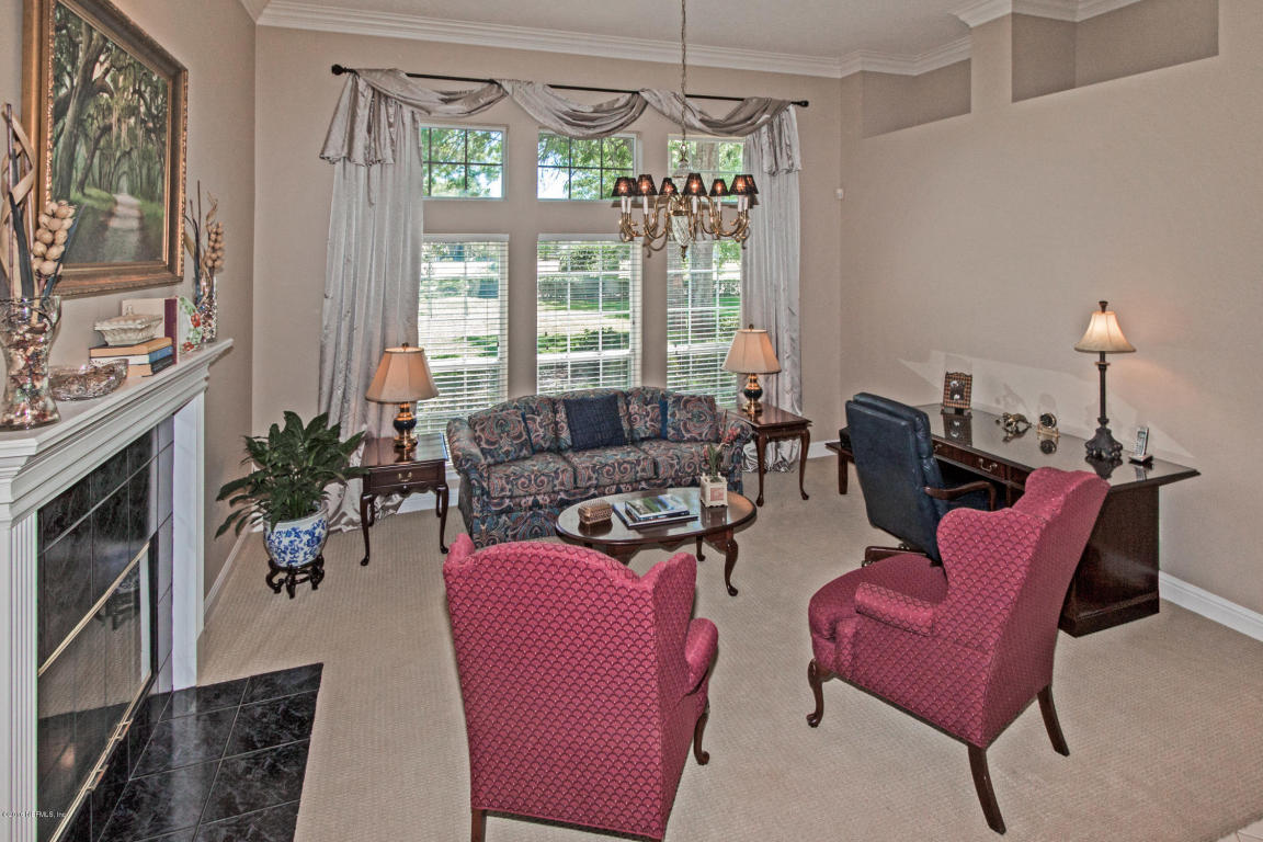 10085 CHESTER LAKE RD East, Jacksonville, FL 32256
