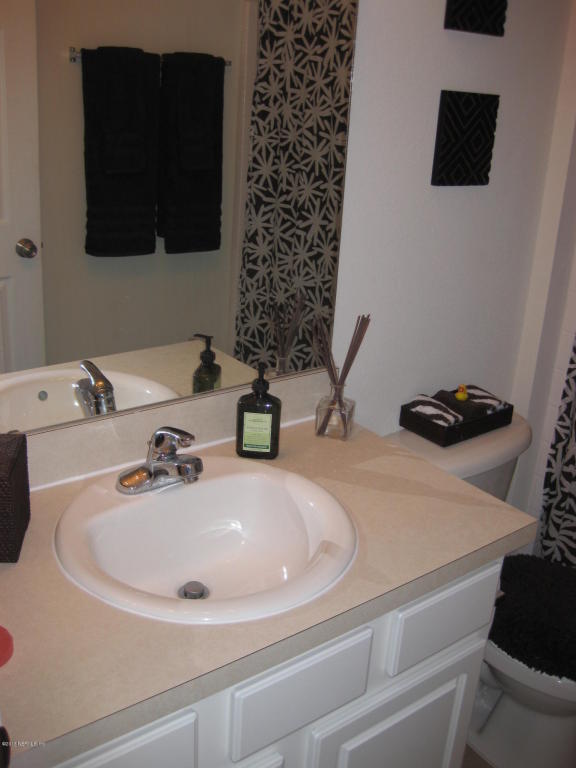 8192 CABIN LAKE CIR, Jacksonville, FL 32256