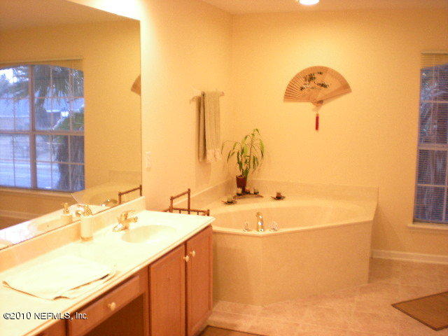 11083 TURNBRIDGE DR, Jacksonville, FL 32256
