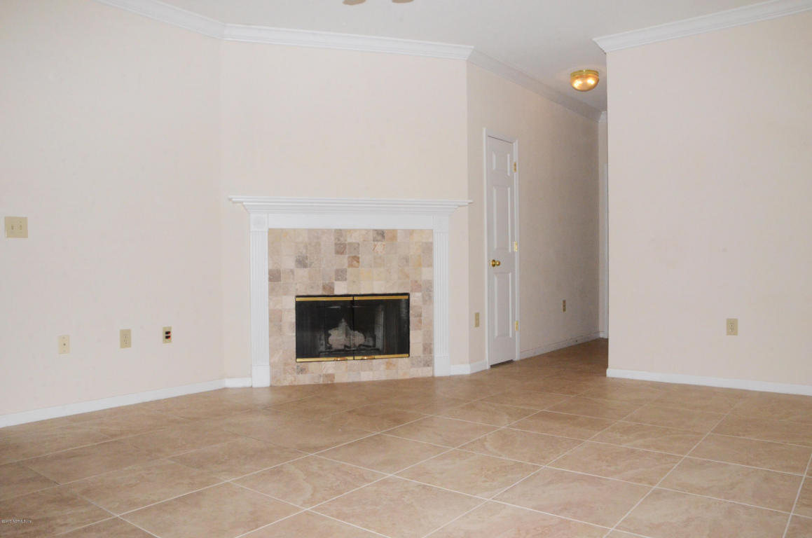 10901 BURNT MILL RD, Jacksonville, FL 32256