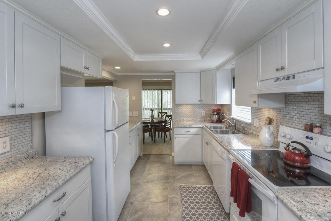 10020 LEISURE LN North, Jacksonville, FL 32256