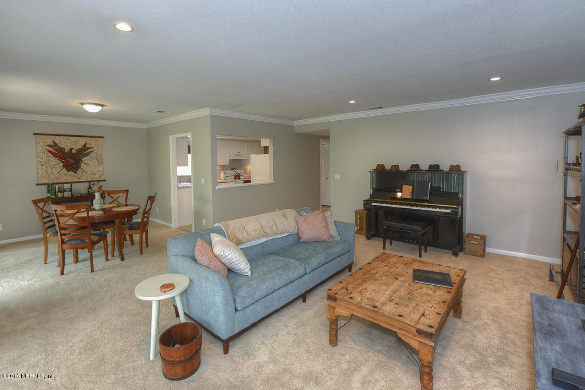10020 LEISURE LN North, Jacksonville, FL 32256