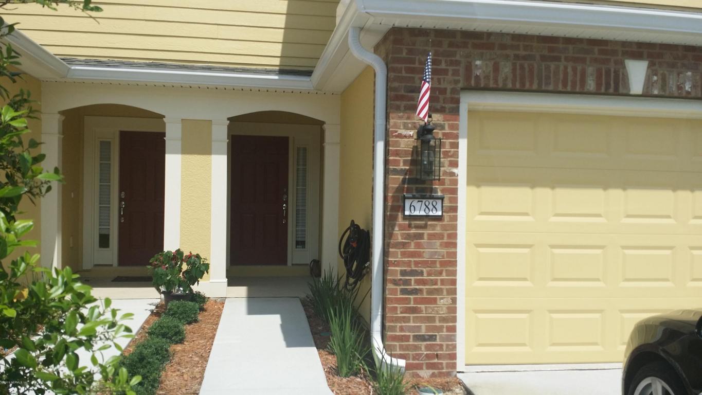 6788 ROUNDLEAF DR, Jacksonville, FL 32258