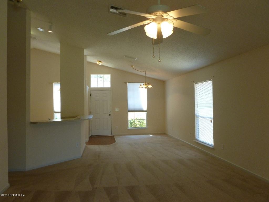5391 HIDDEN GARDENS DR, Jacksonville, FL 32258