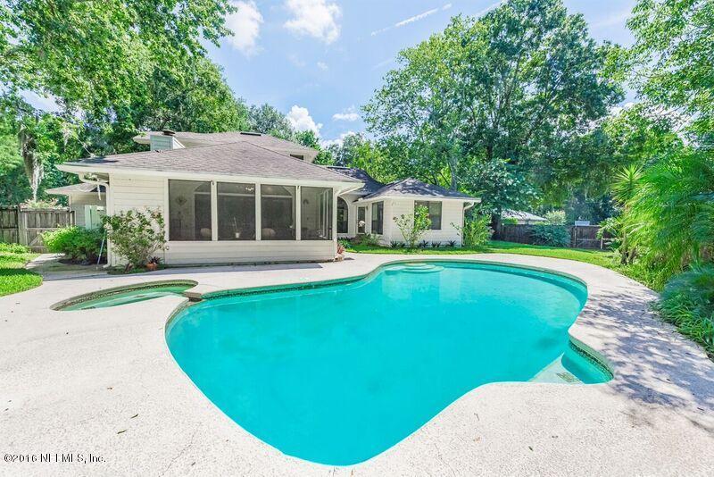 4326 RUSTLING LEAF LN, Jacksonville, FL 32258