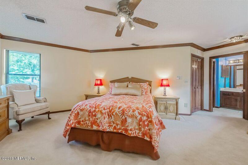 4326 RUSTLING LEAF LN, Jacksonville, FL 32258