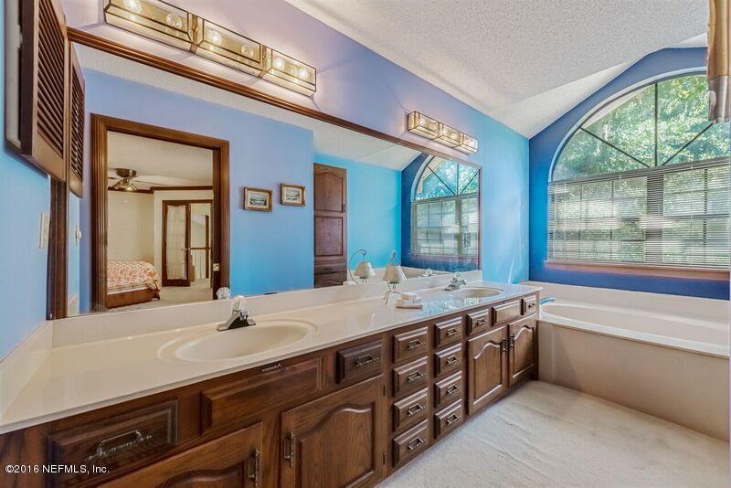 4326 RUSTLING LEAF LN, Jacksonville, FL 32258