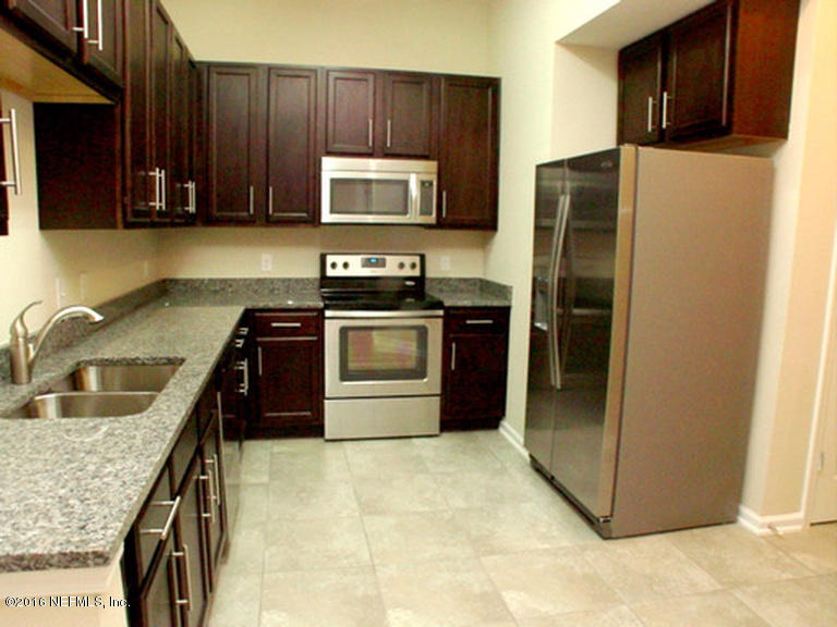 201 LARKIN PL, St Johns, FL 32259