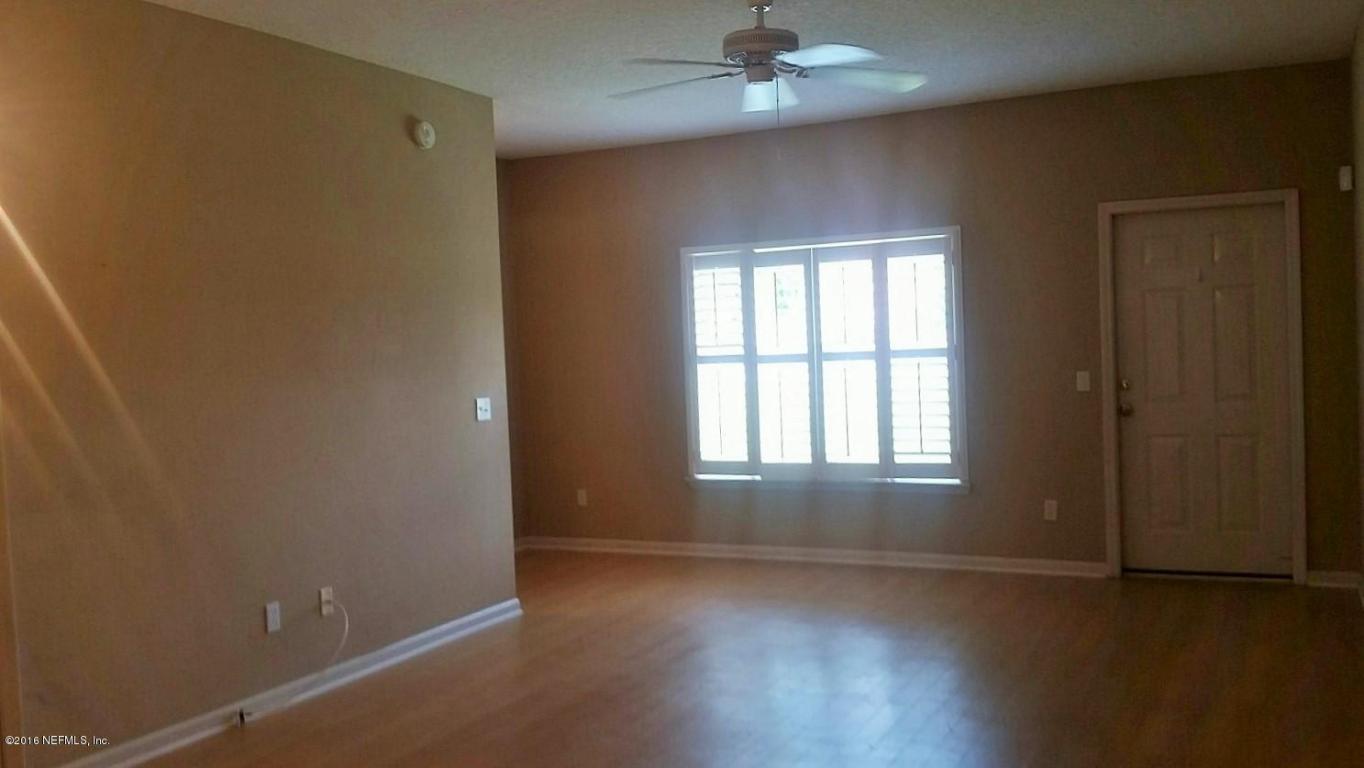 906 SOUTHERN CREEK DR, St Johns, FL 32259