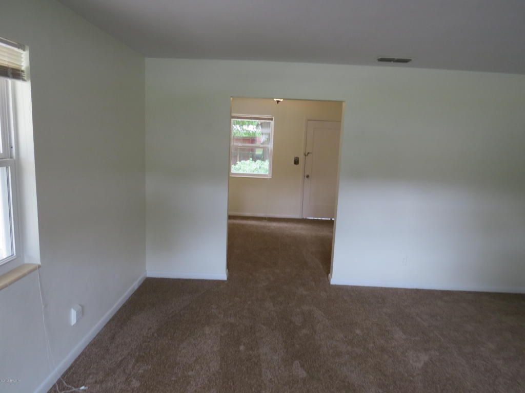 6229 ROUND OAK LN, Jacksonville, FL 32277