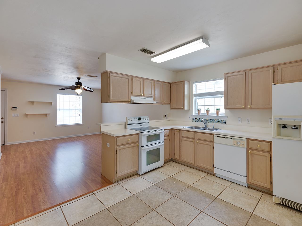 3057 Camelliawood Circle E, Tallahassee, FL 32301