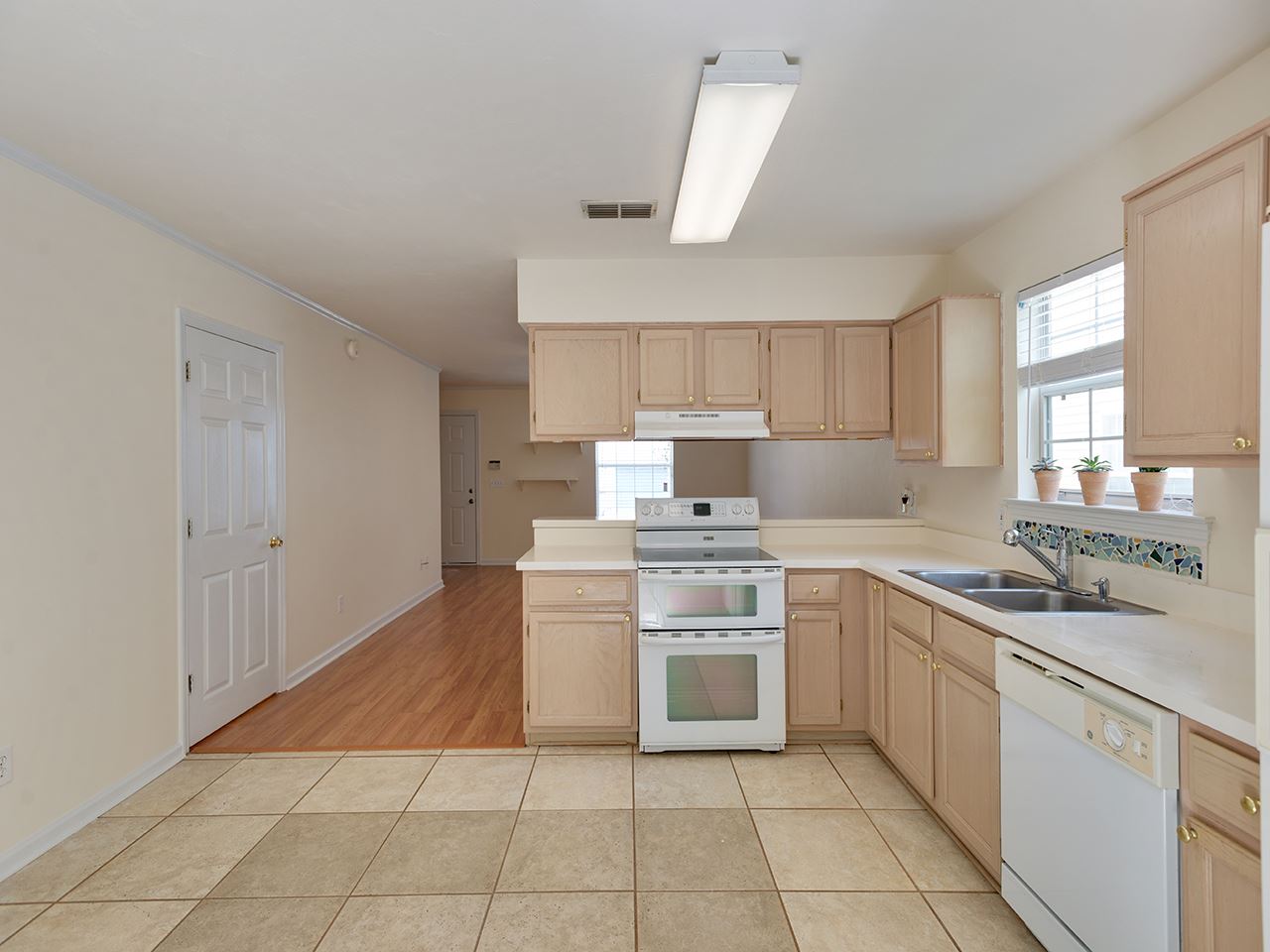 3057 Camelliawood Circle E, Tallahassee, FL 32301