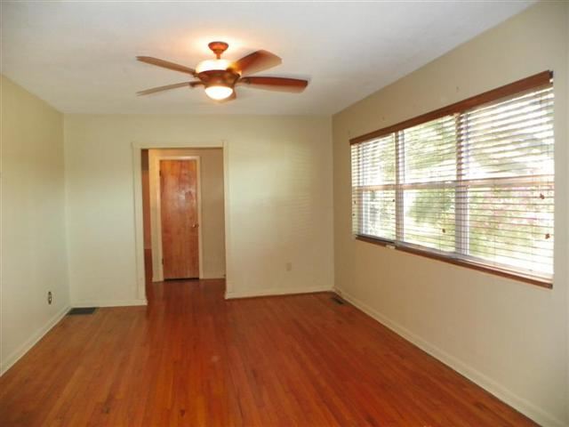 1422 W THARPE ST, Tallahassee, FL 32303