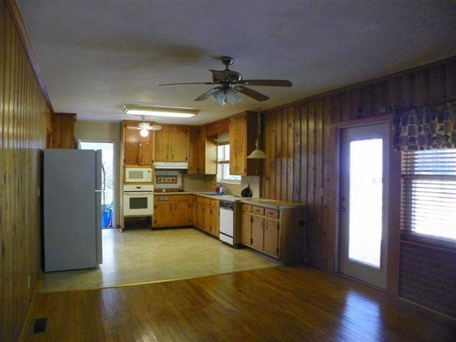 1422 W THARPE ST, Tallahassee, FL 32303