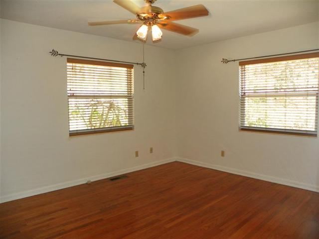 1422 W THARPE ST, Tallahassee, FL 32303