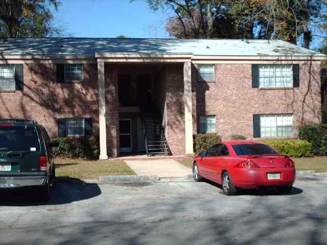 616 NW Mary Beth, Tallahassee, FL 32303