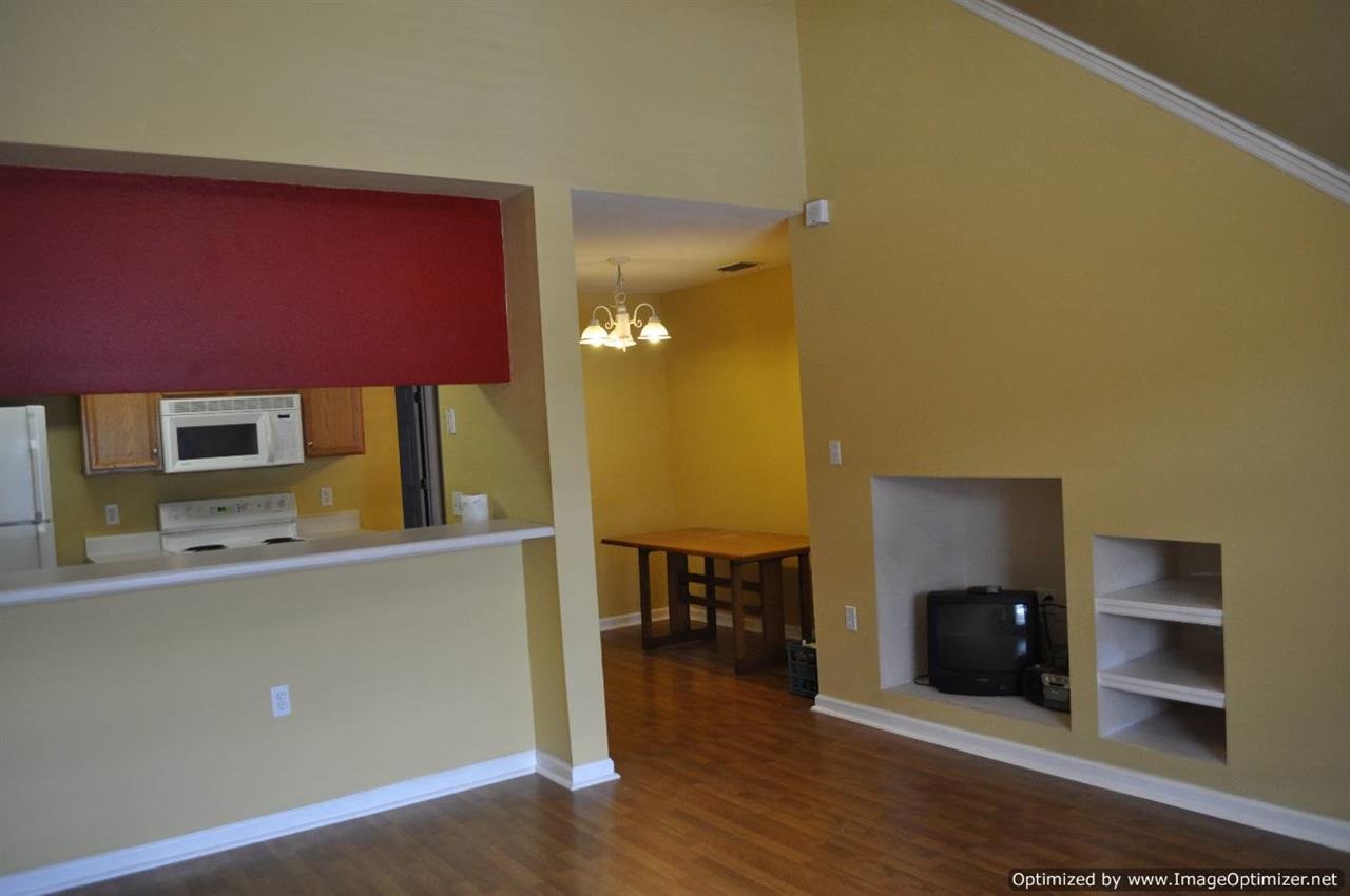 2738 W Tharpe, Tallahassee, FL 32303
