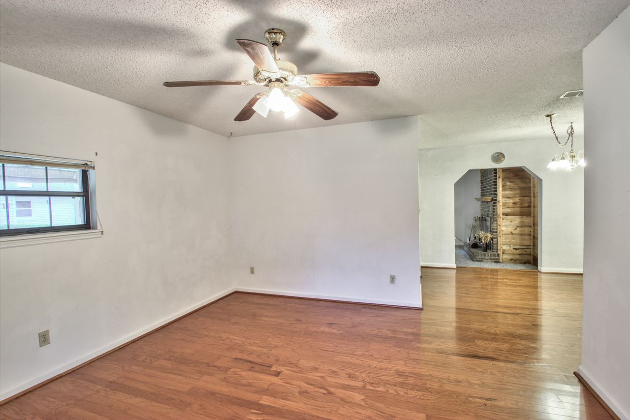 2884 BELL DRIVE, Tallahassee, FL 32303