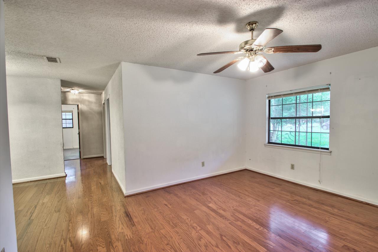 2884 BELL DRIVE, Tallahassee, FL 32303