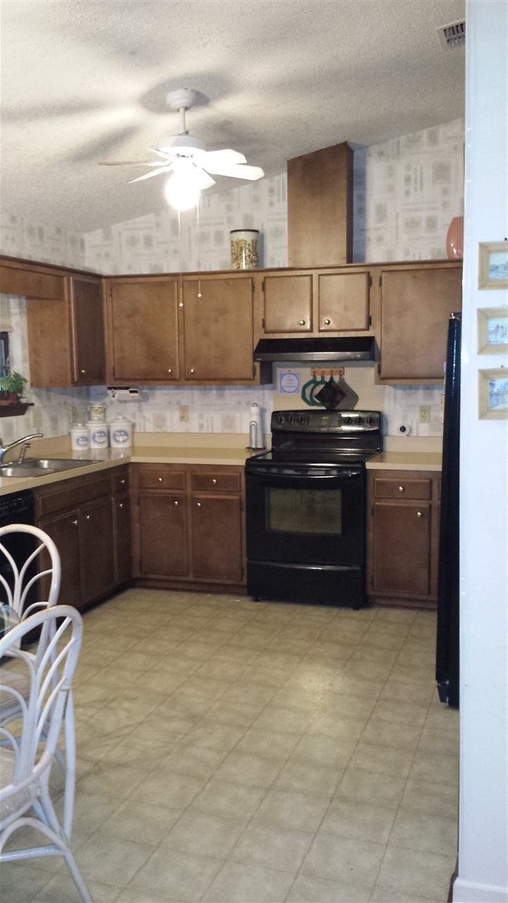 2316 VIA SARDINIA, Tallahassee, FL 32303