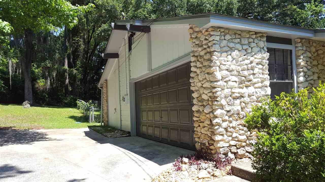 2084 DARNELL CIR, Tallahassee, FL 32303