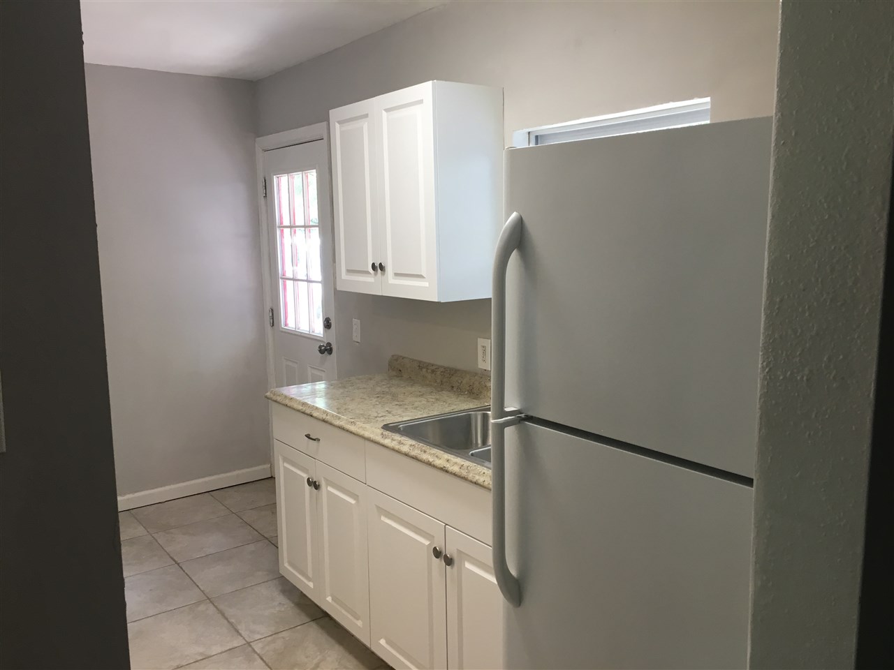 2103 JACKSON BLUFF RD, Tallahassee, FL 32304