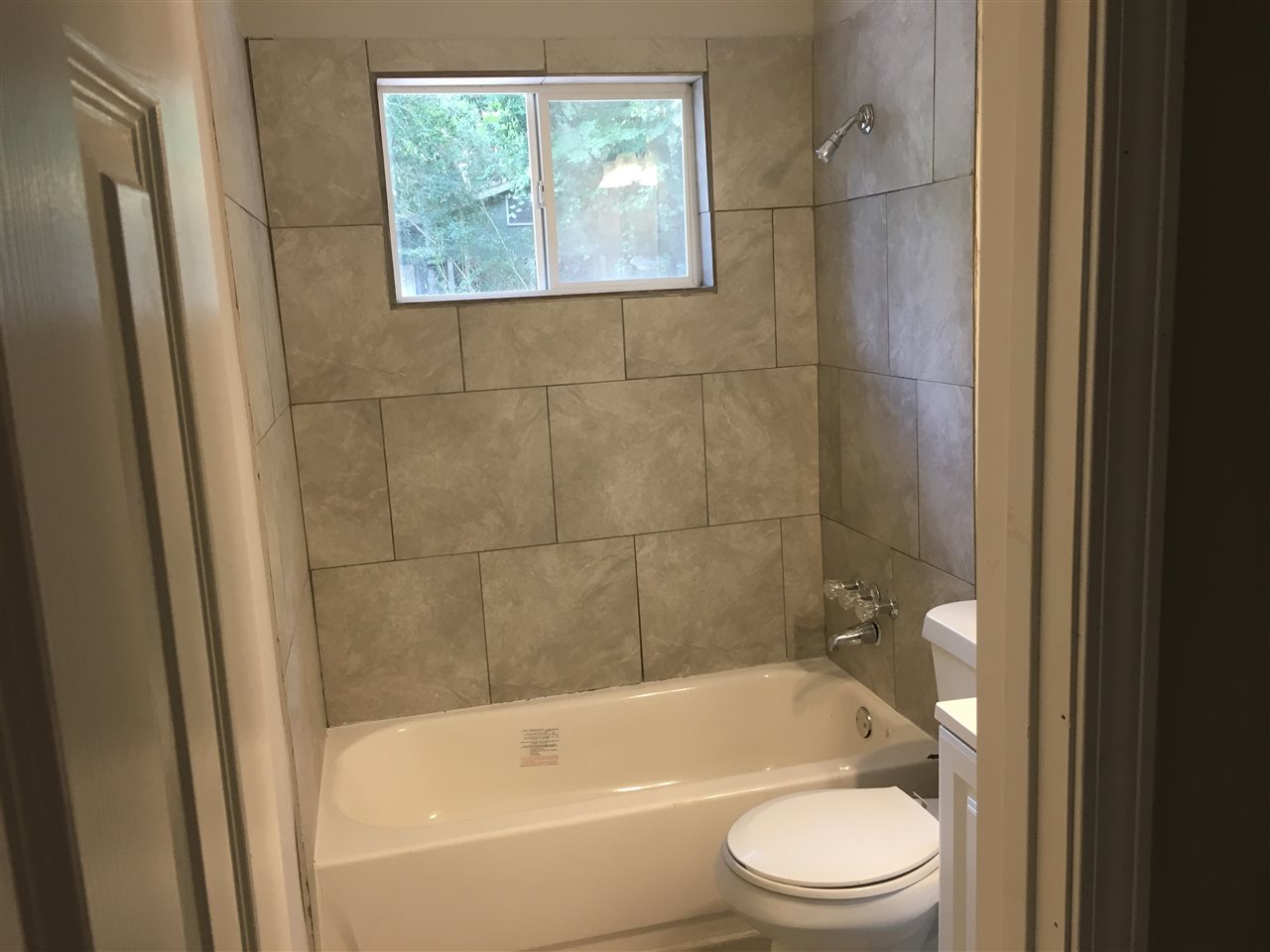 2103 JACKSON BLUFF RD, Tallahassee, FL 32304
