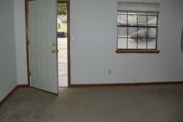 1233 CONTINENTAL CT, Tallahassee, FL 32304