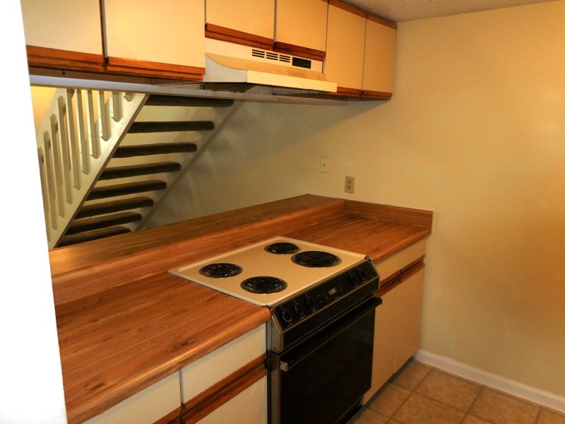 2478-C Talco Hills, Tallahassee, FL 32304