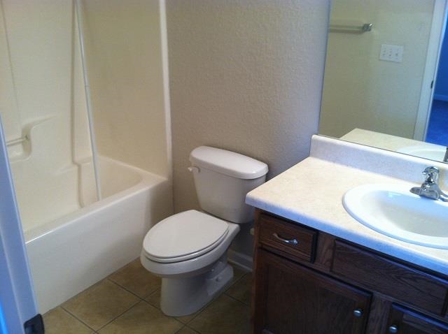 2601 MCKEITHEN, Tallahassee, FL 32304