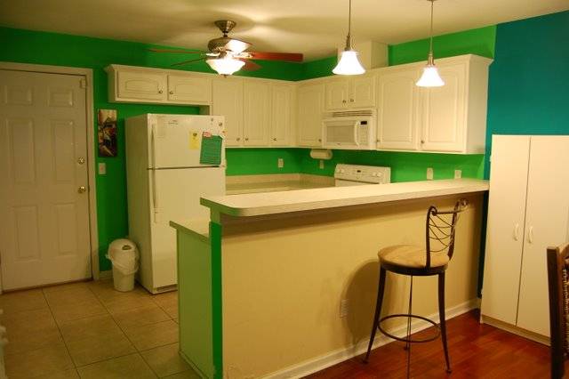 1986 Nena, Tallahassee, FL 32304