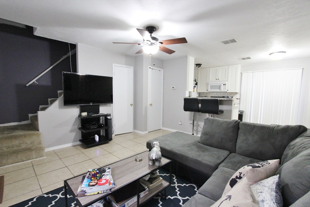 1232 Continental, Tallahassee, FL 32304