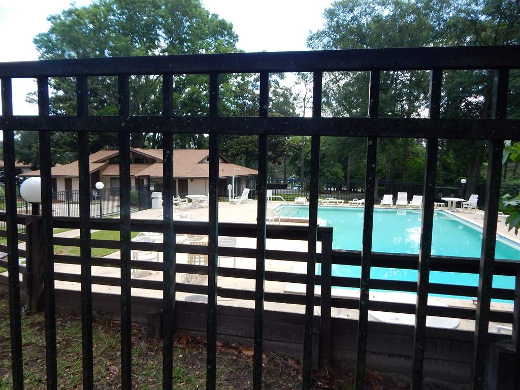 502 WESTWOOD DR, Tallahassee, FL 32304