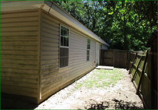 4910 Poinsetta AveTallahassee, FL, 32305Leon County