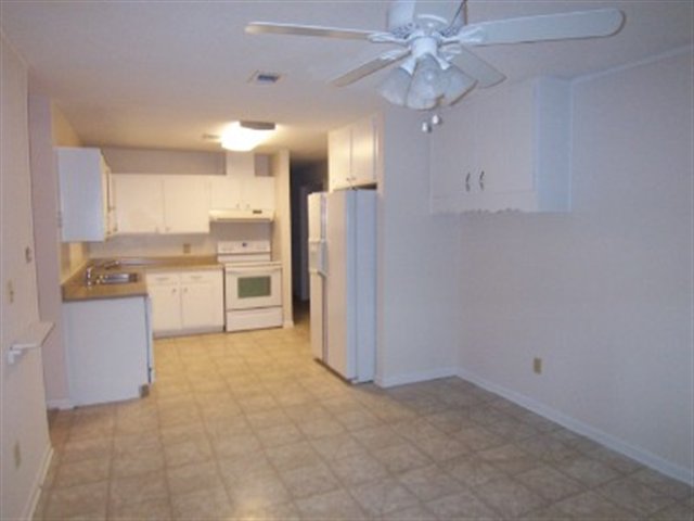 1232 WINIFRED DR, Tallahassee, FL 32308