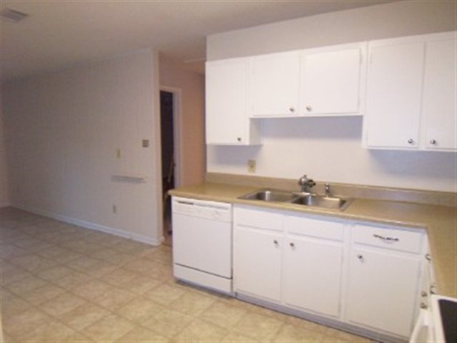1232 WINIFRED DR, Tallahassee, FL 32308