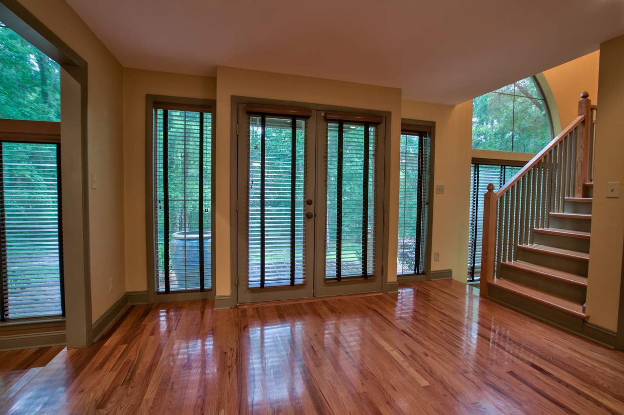 1836 LAKESHORE LN, Tallahassee, FL 32312