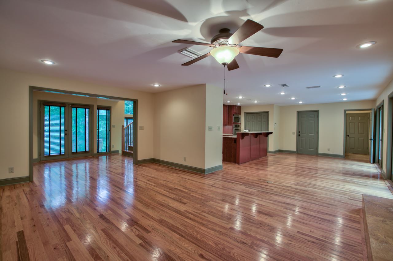 1836 LAKESHORE LN, Tallahassee, FL 32312